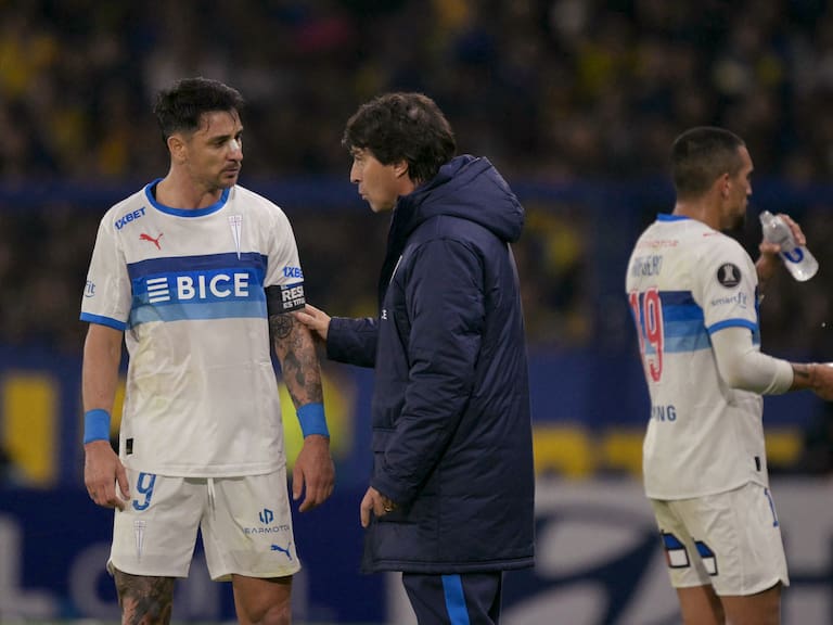 Más malas para la UC: Zampedri queda suspendido en Copa Libertadores