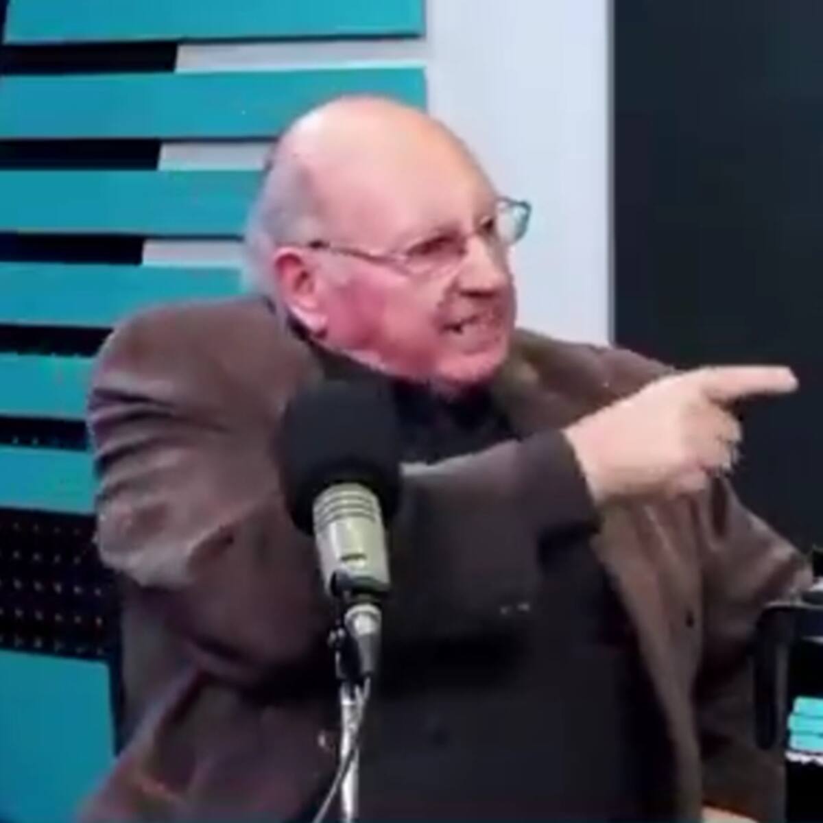 Un ex DT de la U explota en plena entrevista y su reacción ya es viral: “Sos maldito, mala leche”