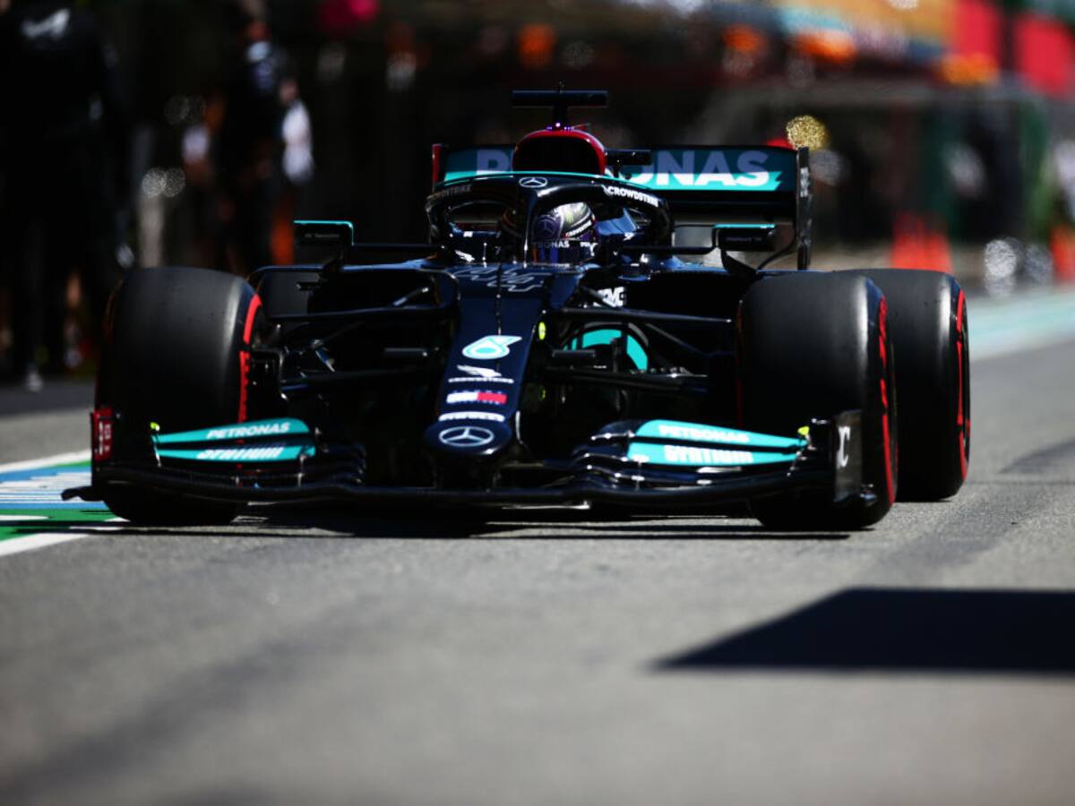 Mercedes dominó las dos primeras prácticas en el GP de Portugal pero con la amenaza de Red Bull