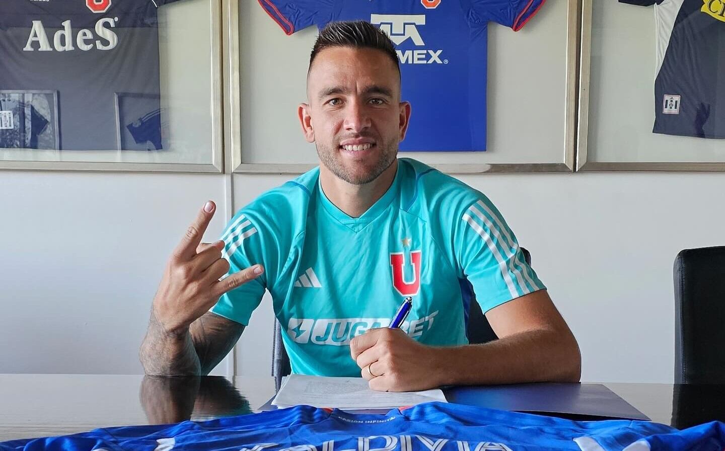 Matías Zaldivia seguirá siendo defensor de la U | Instagram: Universidad de Chile