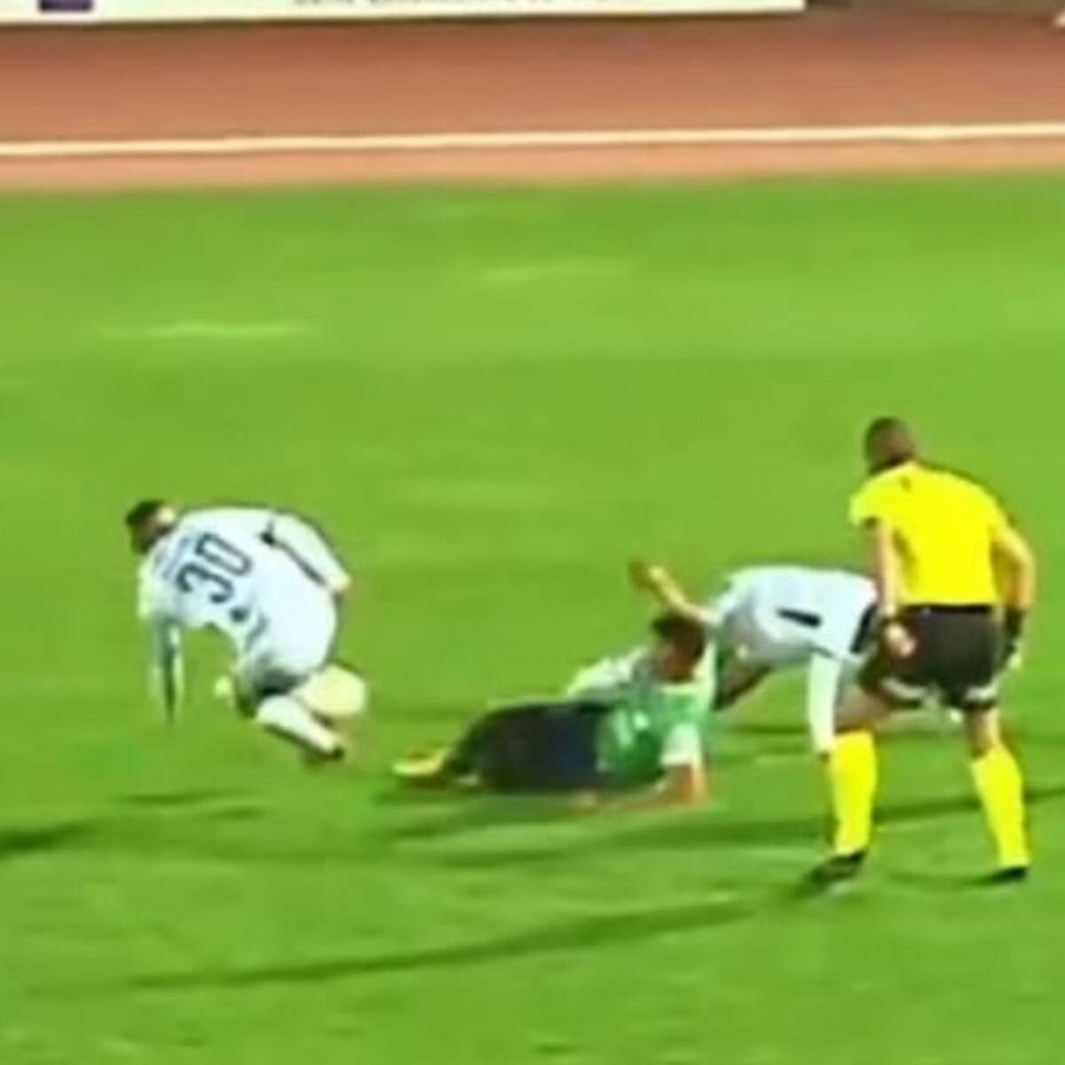 La dura sanción que recibió un jugador por esta salvaje entrada en la Segunda División Profesional