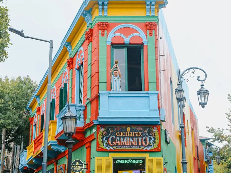 Caminito se viste de negro: la intervención de Netflix en La Boca que generó polémica en Argentina