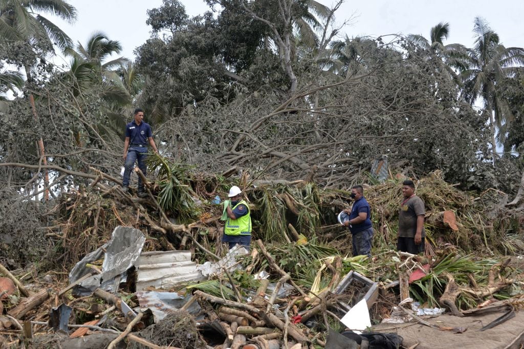 Imagen del daño causado en la isla Tongatapu en Tonga