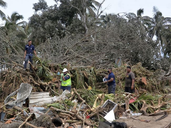 Imagen del daño causado en la isla Tongatapu en Tonga
