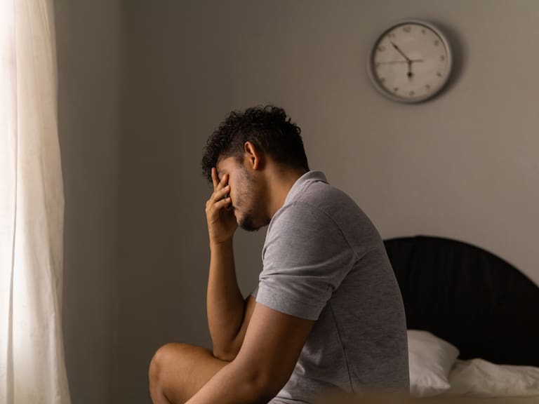 No es solo cansancio: el problema de sueño que afecta a 7 de cada 10 personas en Chile