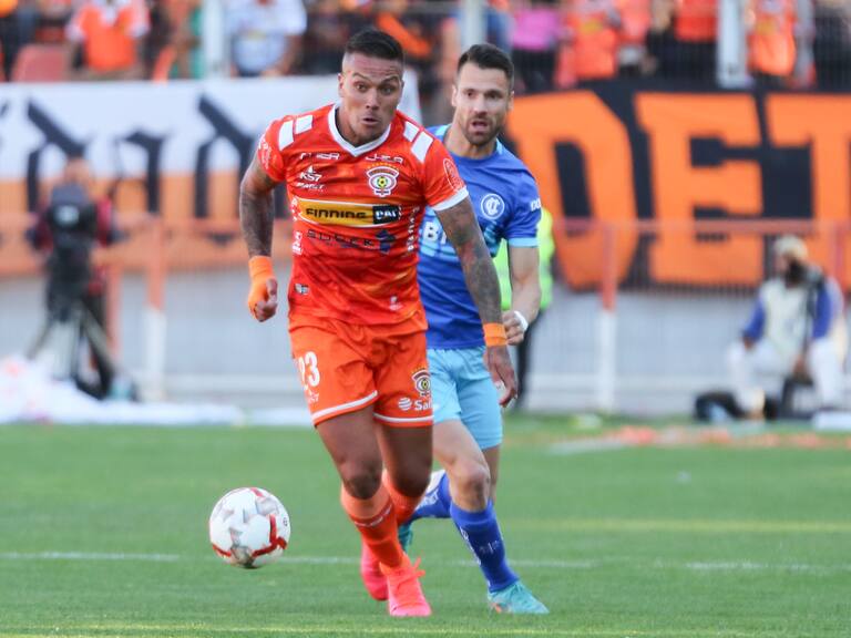 Javier Parraguez deja Cobreloa y jugará Copa Libertadores en 2025