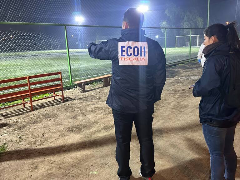 Hombre fue asesinado en cancha de fútbol en Pedro Aguirre Cerda: desconocidos dispararon 14 veces