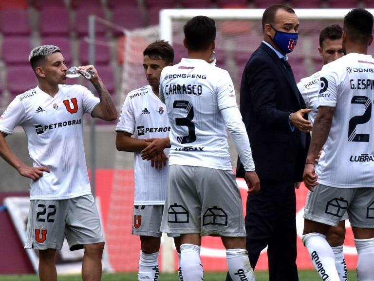 17 DE DICIEMBRE DE 2020/LA SERENAJugadores de Universidad de Chile en lamento conversan con el director tecnico, Rafael Dudamel (de negro), durante el partido valido por el Campeonato Nacional AFP PlanVital 2020, entre La Serena y Universidad de Chile, disputado en el Estadio La Portada.
FOTO: ALEJANDRO PIZARRO UBILLA/AGENCIAUNO