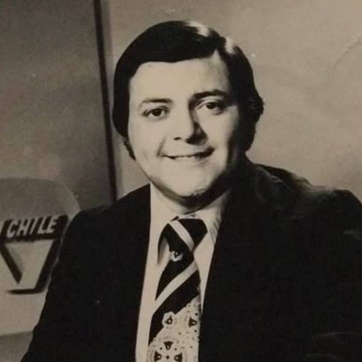 Muere Rodolfo Herrera Llantén, histórico presentador televisivo e icónica voz de la radio chilena