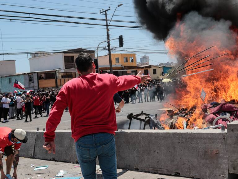 Relator de Naciones Unidas calificó de «inadmisible humillación» la quema de pertenencias contra inmigrantes en Iquique