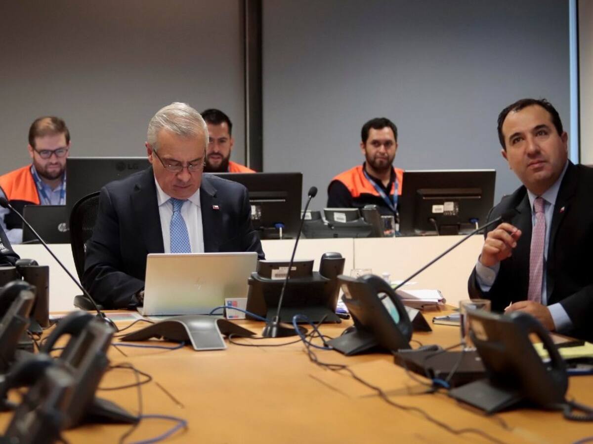 Mañalich: Si decretamos una región en cuarentena, el jefe de zona puede requerir un toque de queda