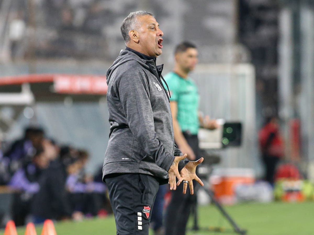 “Hay muchos técnicos chilenos capacitados para la selección; yo llevo hartos años acá y jamás me han preguntado si tengo algún proyecto”