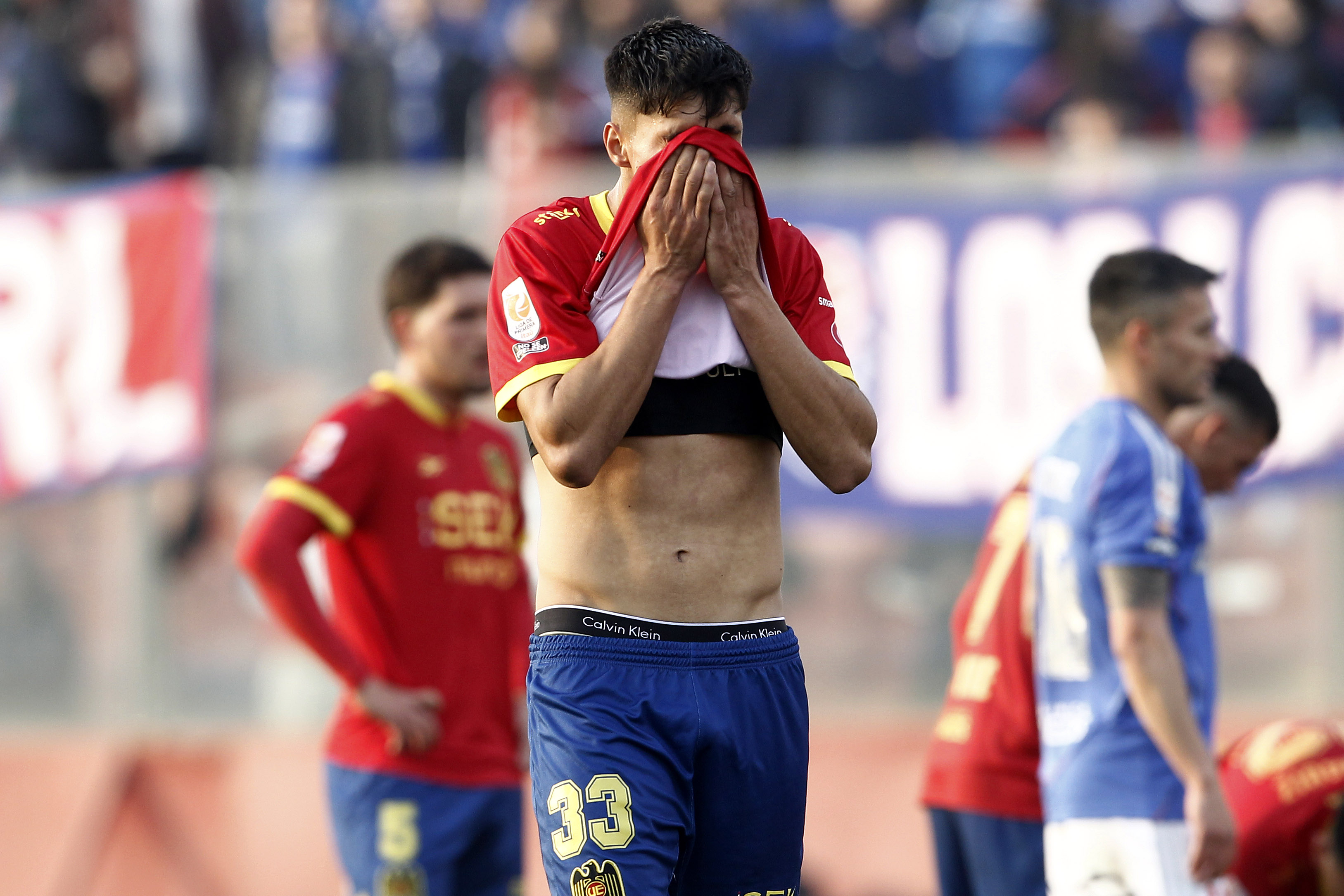 Decepción hispana y cánticos azules contra Colo Colo: el “Lado B” del triunfo de la U sobre Unión Española en el Santa Laura