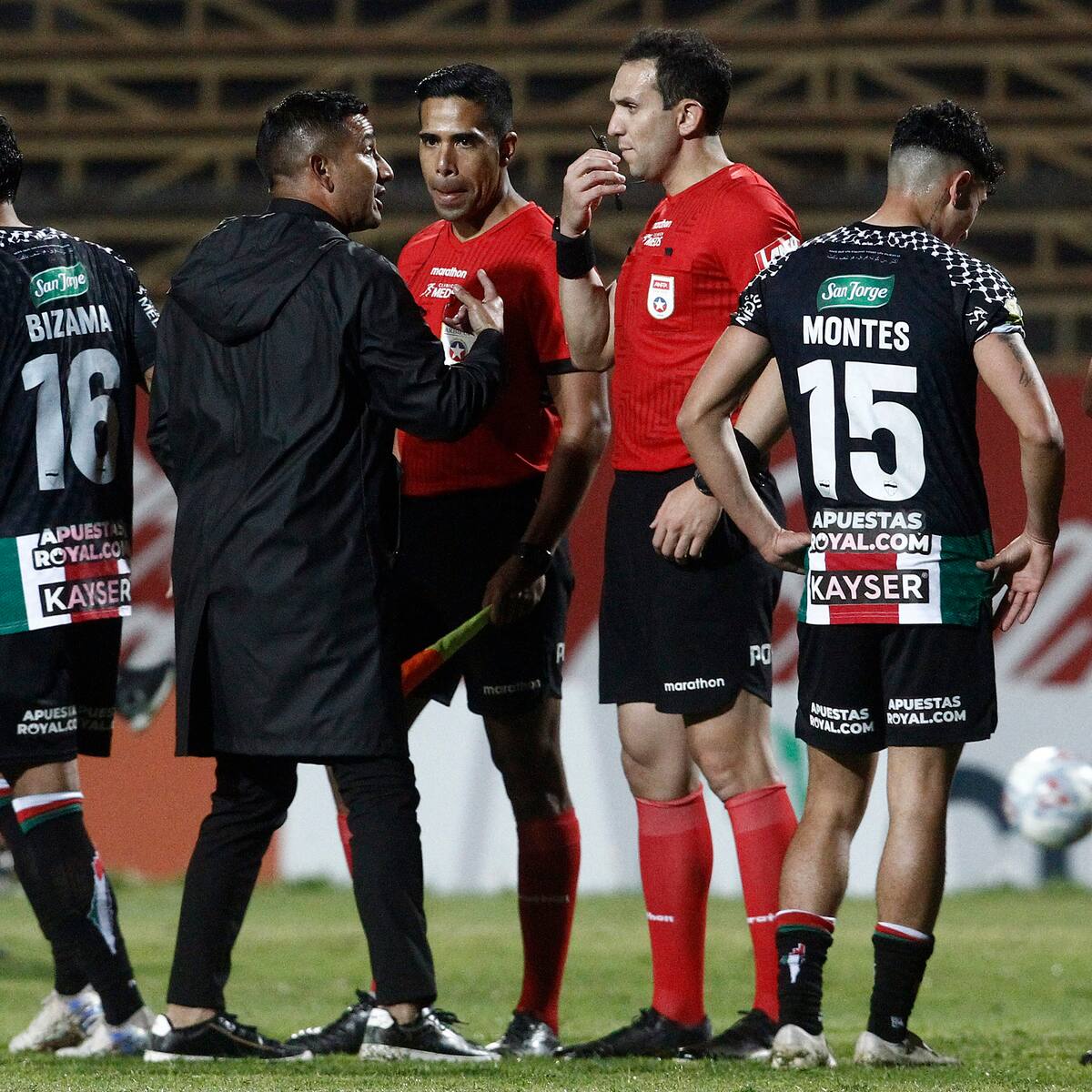Figura de Limache explota contra el árbitro tras la eliminación en Copa de la Liga: “Te echa a perder todo”