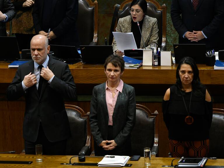03 DE MAYO DE 2024 / VALPARAISO
MInistra Carolina Toha , Alvaro Elizalde , Macarena Lobos en la testera , durante la sesion especial donde discuten reglas del uso de la fuerza y el proyecto que crea el Ministerio de Seguridad Pública.
FOTO: PABLO OVALLE ISASMENDI/ AGENCIAUNO
