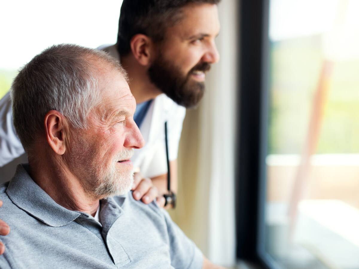 Neurocientíficos entregaron consejos para cuidar salud mental de niños y adultos mayores en cuarentena