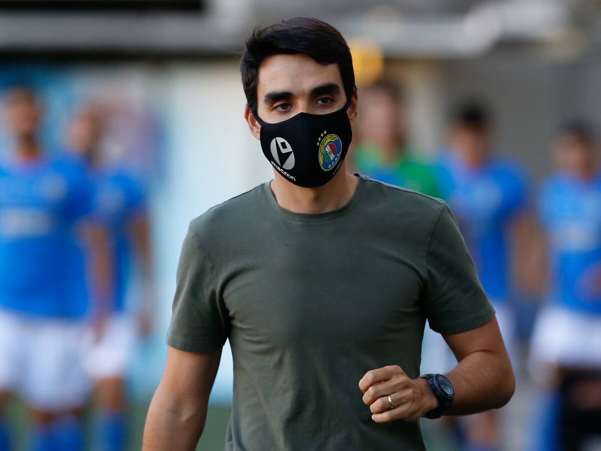 Francisco Meneghini: «La virtud del jugador chileno nunca va a pasar por el físico, va por lo técnico»