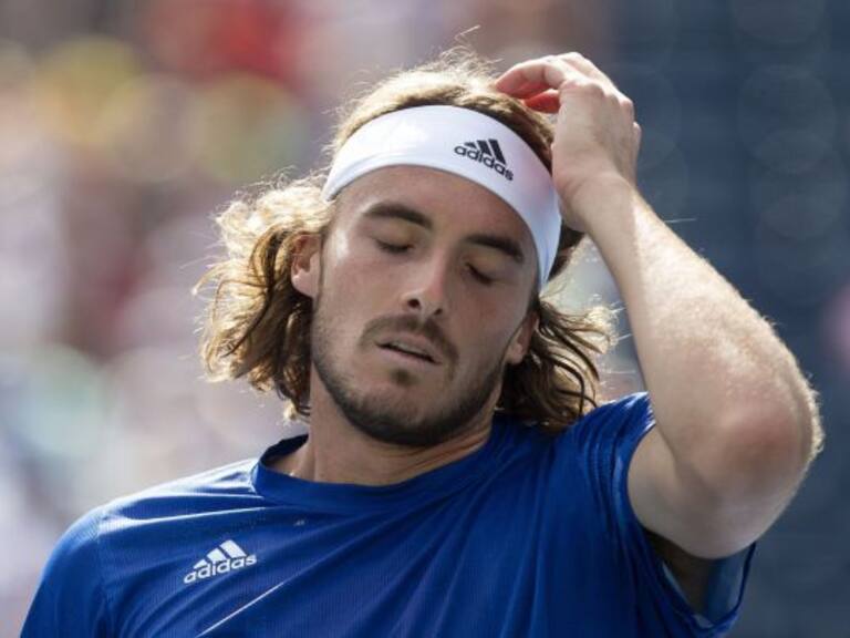 Stefanos Tsitsipas sorprende al cambiar de postura y decidir vacunarse contra el covid-19