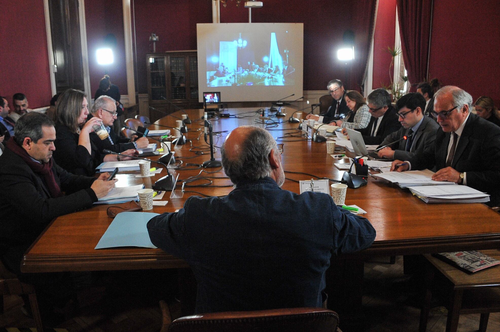 Comisión de Seguridad del Senado aprueba que UAF acceda a secreto bancario sin autorización del Poder Judicial