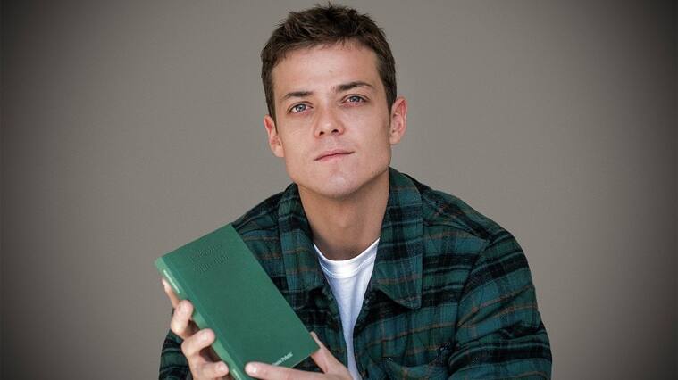 Simón Pesutic lanza libro de poemas