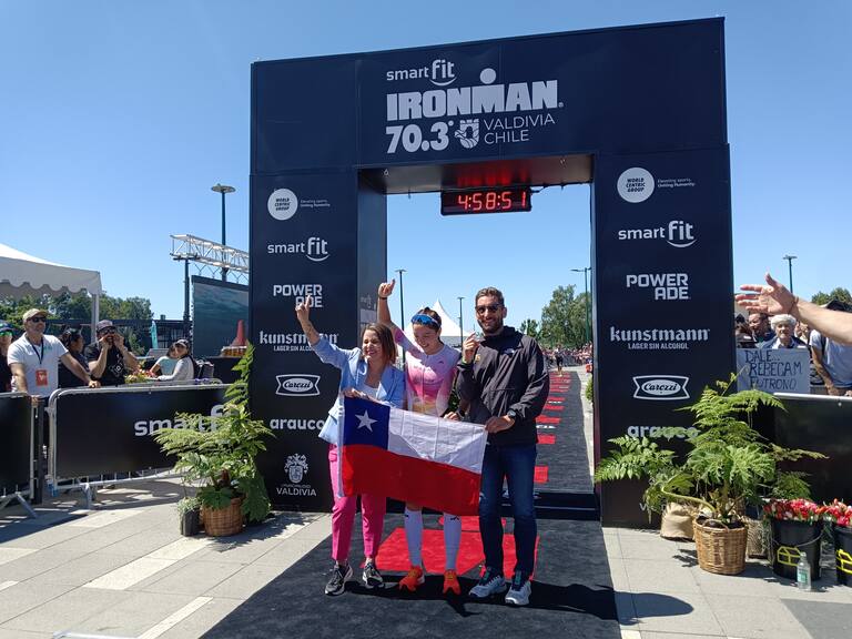 Macarena Salazar gana la primera edición del Ironman 70.3 de Valdivia