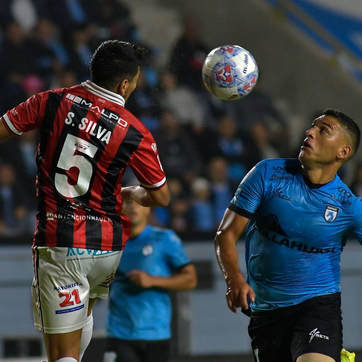 Futbolista chileno demanda a local de Talca por difusión de polémico video: pide millonaria indemnización