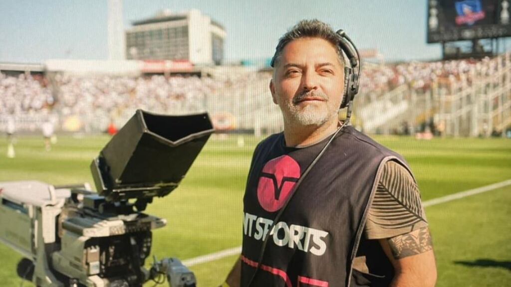 Camarógrafo de TNT Sports agredido en el Clásico Universitario: "Si el petardo hubiera caído adelante, me explotaba en la cara"