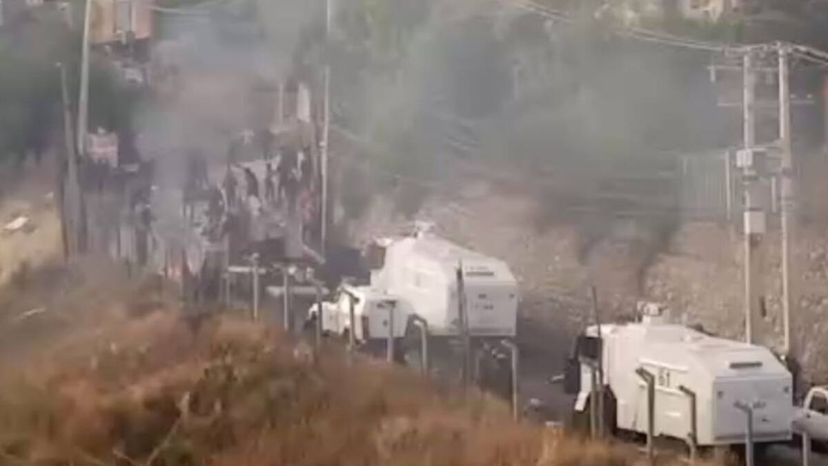 Disturbios y enfrentamientos en toma de Cerro 18 por desalojo de familias