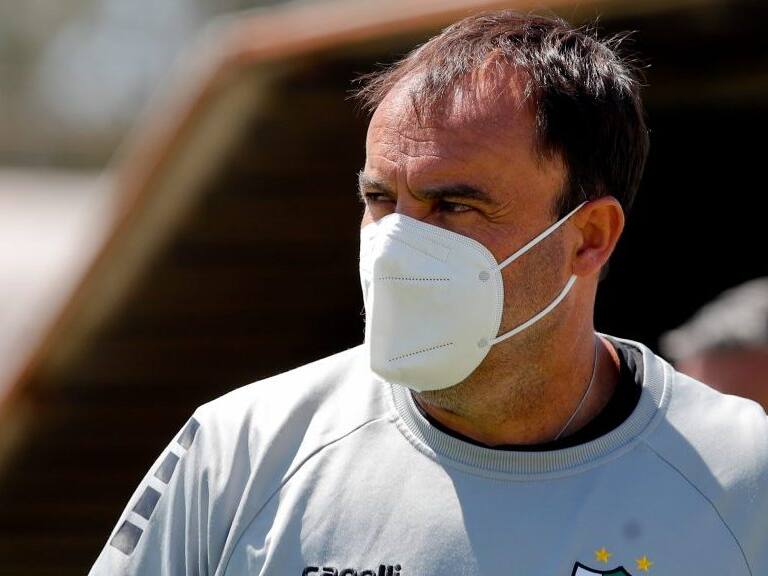 20 de Diciembre del 2020/SANTIAGOEl Director Tecnico de Palestino Jose Luis Sierra() ,durante el partido valido por la Vigésimo Quinta fecha del Campeonato Nacional AFP PlanVital 2020, entre Palestino vs Audax Italiano, disputado en el Estadio Municipal de la Cisterna.
FOTO:FRANCISCO LONGA/AGENCIAUNO