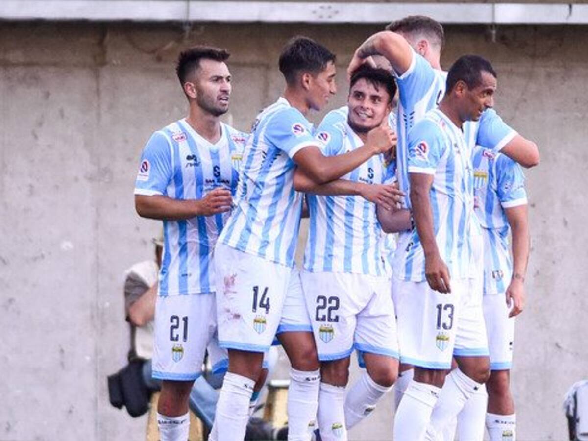 Celebra la «Academia»: Magallanes logra su primer triunfo y hunde a Unión Española en el Campeonato Nacional 2023