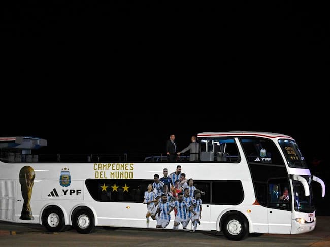 El bus que esperaba a la selección albiceleste
