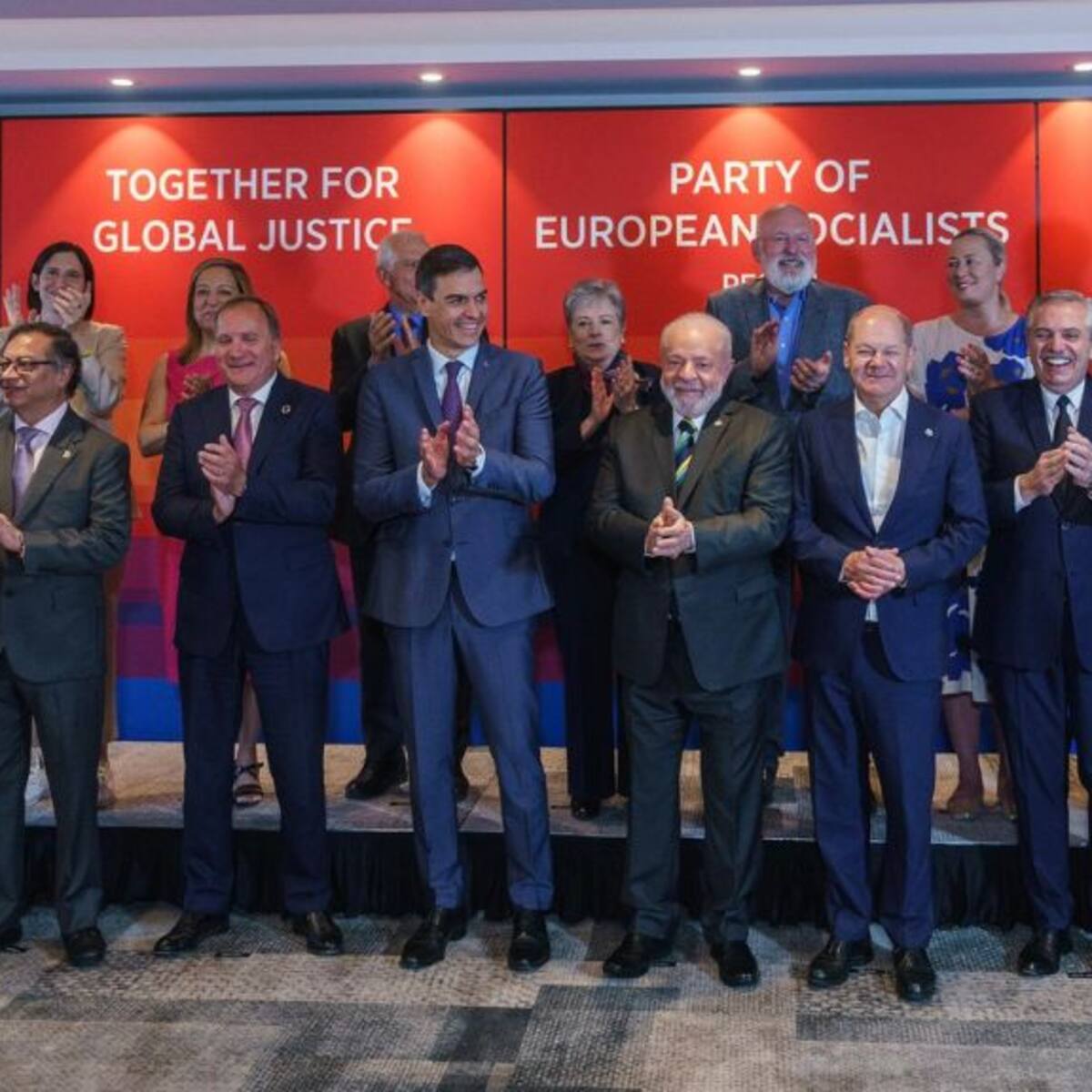 Cumbre Celac-UE concluye con declaración conjunta y «profunda preocupación por la guerra contra Ucrania»