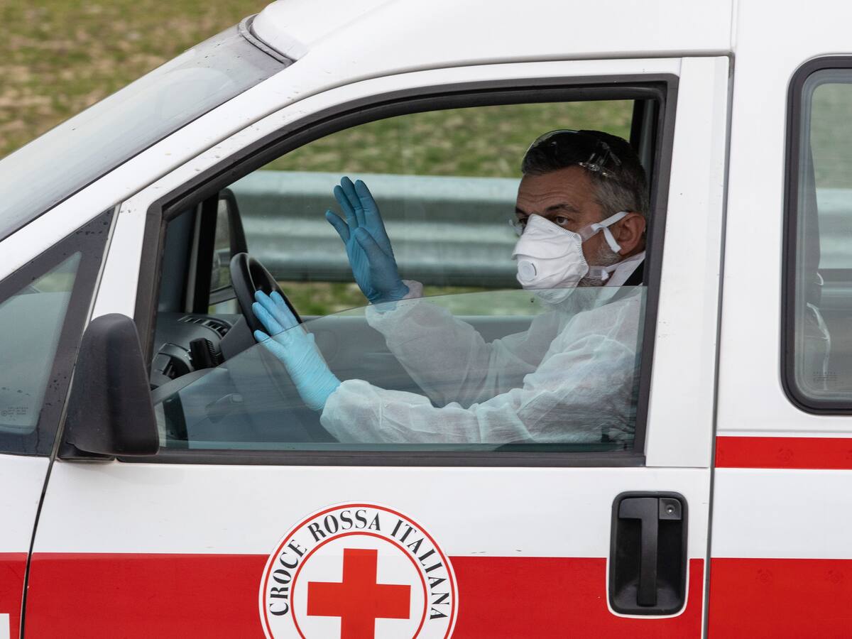 Italia registró 812 fallecidos en las últimas horas y superó los 100 mil contagiados por coronavirus