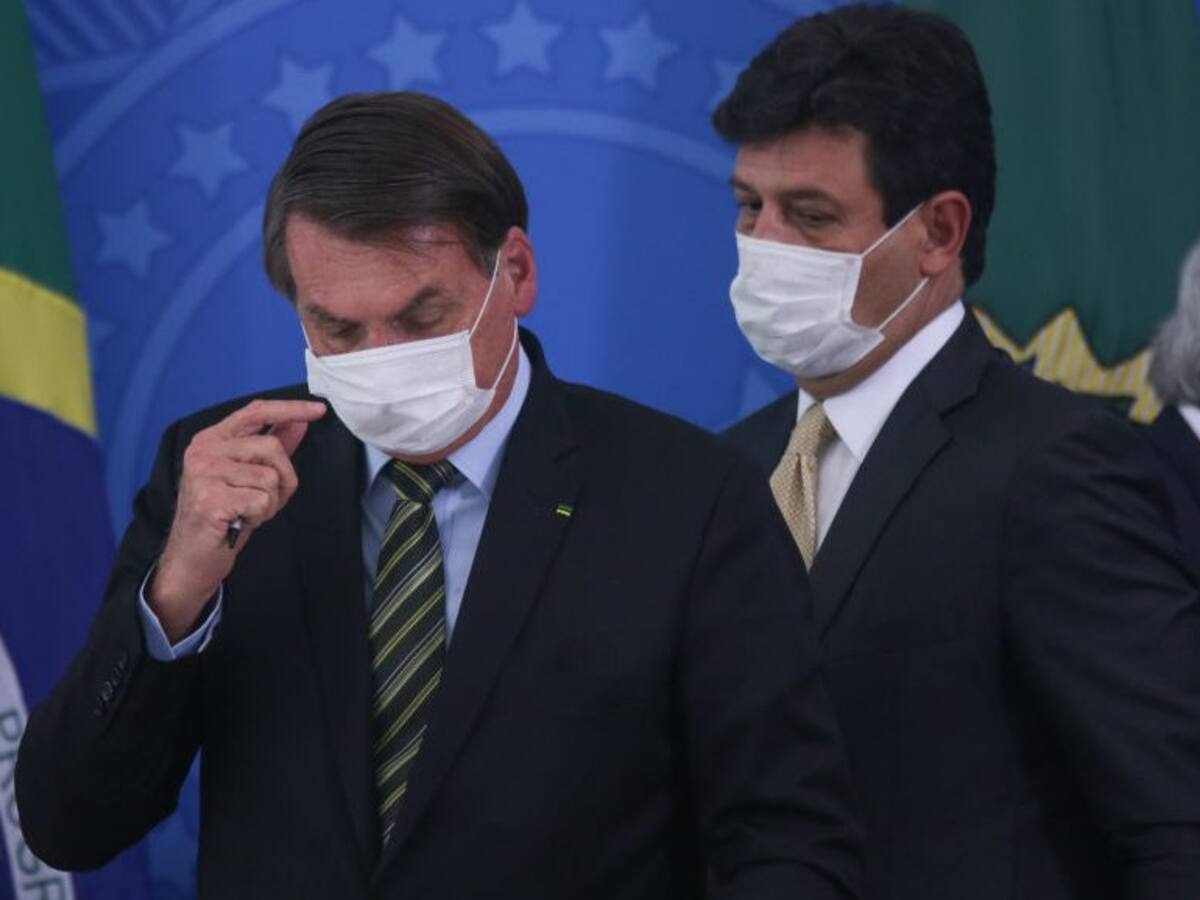 Bolsonaro intentó sacar a su ministro de Salud en plena crisis sanitaria del coronavirus