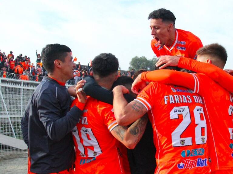 Cobreloa derrota a Barnechea y se acerca a Magallanes en la Primera B