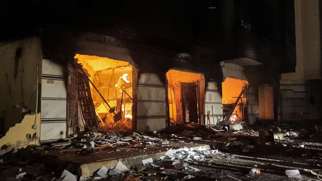El fuego destruye parte de la sede del congreso de Libia