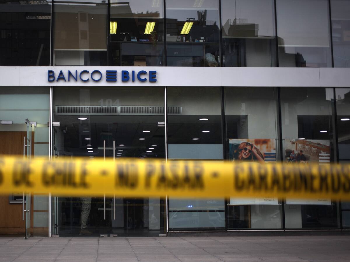 Tribunal decretó prisión preventiva para los exfuncionarios de la PDI acusados de haberse quedado con dinero recuperado de un robo