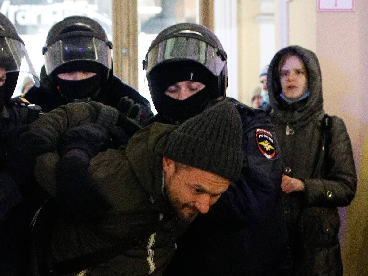 Más de 3.000 personas han sido detenidas en Rusia por protestas contra la invasión a Ucrania
