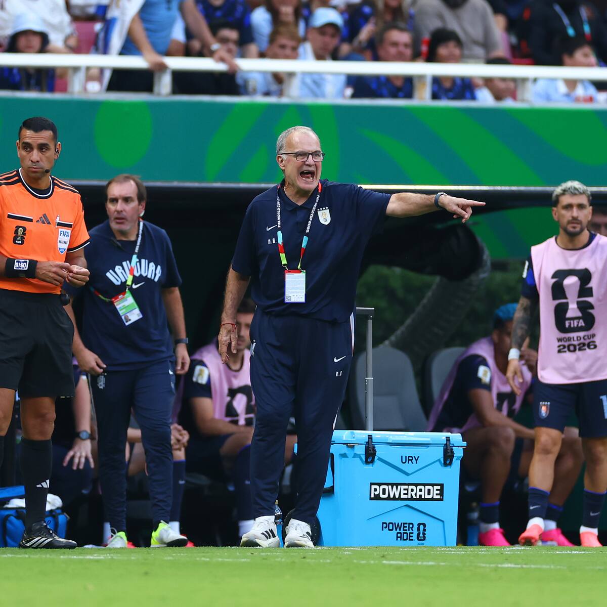 Seleccionado uruguayo rompe el silencio tras el fracaso en el Mundial y revela cómo quedó la relación con Bielsa: “La mayoría sabe...”