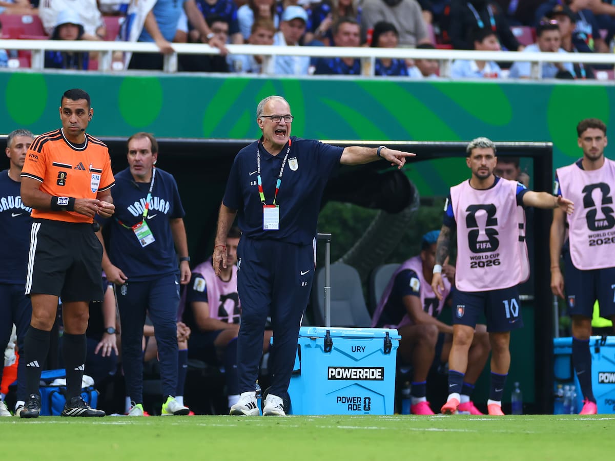 Seleccionado uruguayo rompe el silencio tras el fracaso en el Mundial y revela cómo quedó la relación con Bielsa: “La mayoría sabe...”
