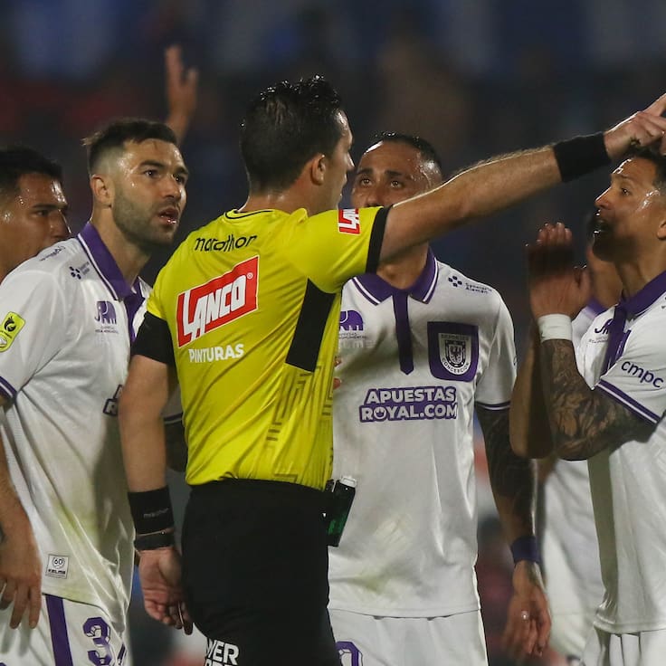 Fue expulsado con polémica ante la U y ya conoce su castigo: dura sanción del Tribunal de Disciplina