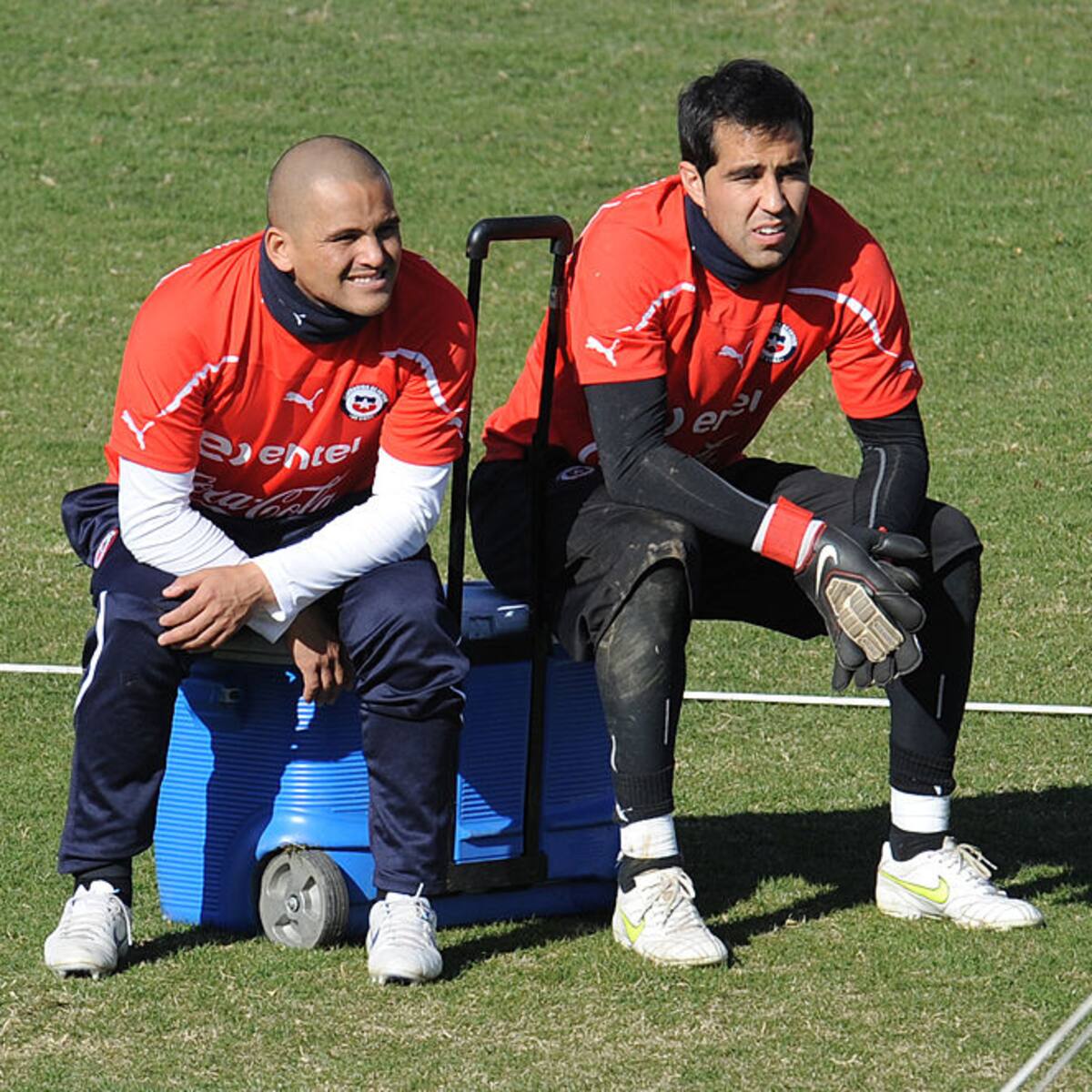 Claudio Bravo se sumó a los mensajes de despedida para ‘Chupete’ Suazo: “Humberto hizo una magnífica carrera”