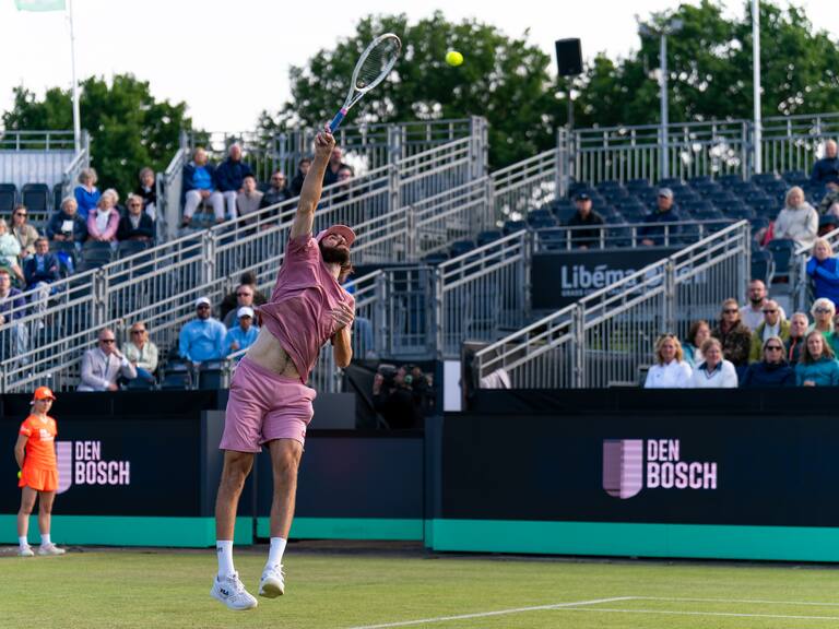 Verdugo de Jarry da el batacazo y elimina a Medvedev, 11 del mundo, en cuartos de final del ATP de ‘s-Hertogenbosch