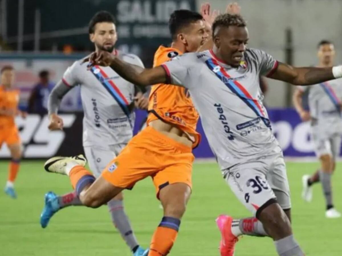 El Nacional de Quito remontó ante Blooming y se metió en la siguiente fase de la Copa Libertadores de América