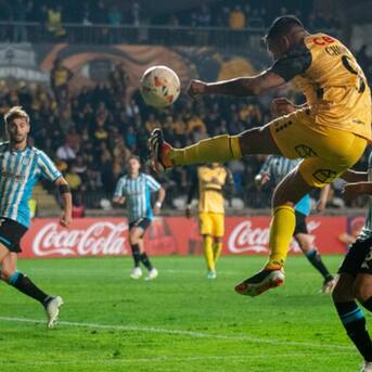 A Coquimbo le anulan un golazo y termina perdiendo con polémica ante Racing por la Copa Sudamericana 
