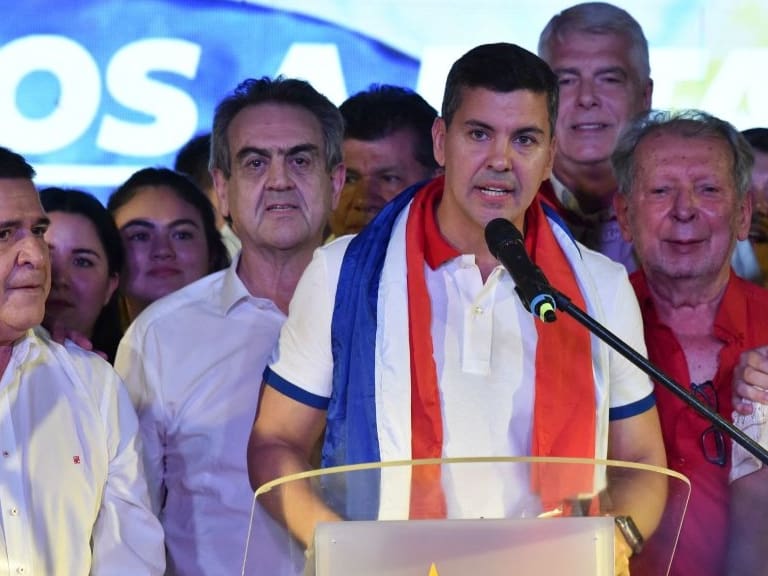 Paraguay: Santiago Peña es el nuevo presidente tras ganar con amplia mayoría