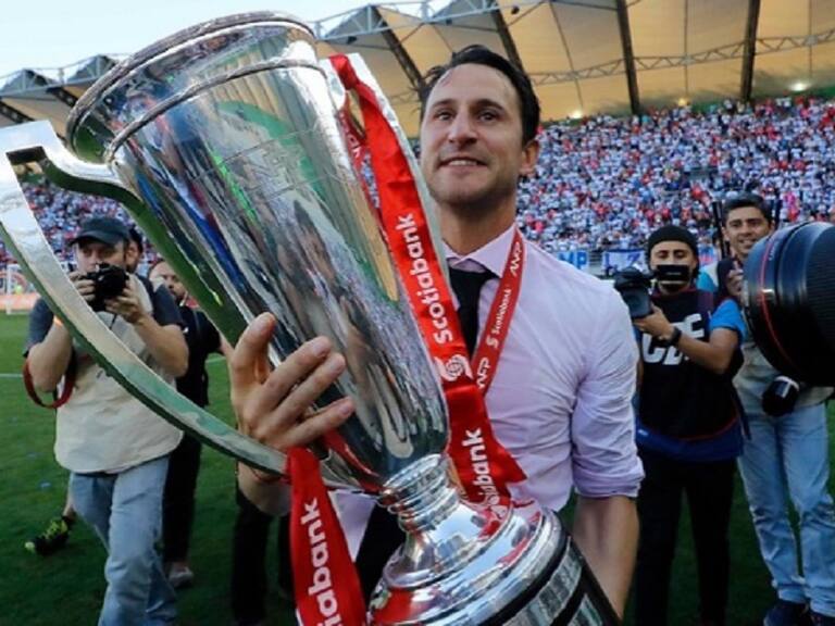 Beñat San José irrumpe como posible nuevo técnico de la Roja