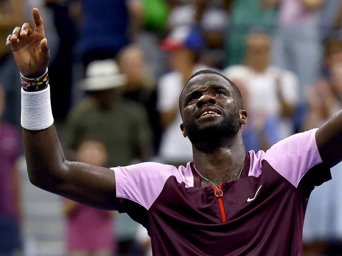 Frances Tiafoe sigue en tremenda racha: despachó en tres sets al ruso Rublev y se metió de lleno en las semifinales del US Open