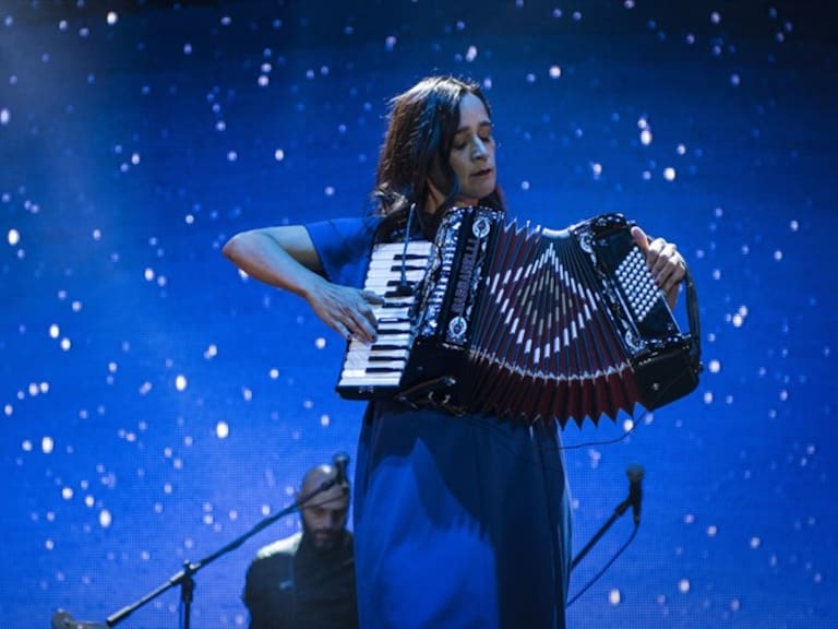 Julieta Venegas regresará a Chile para presentar su íntimo tour en cinco ciudades
