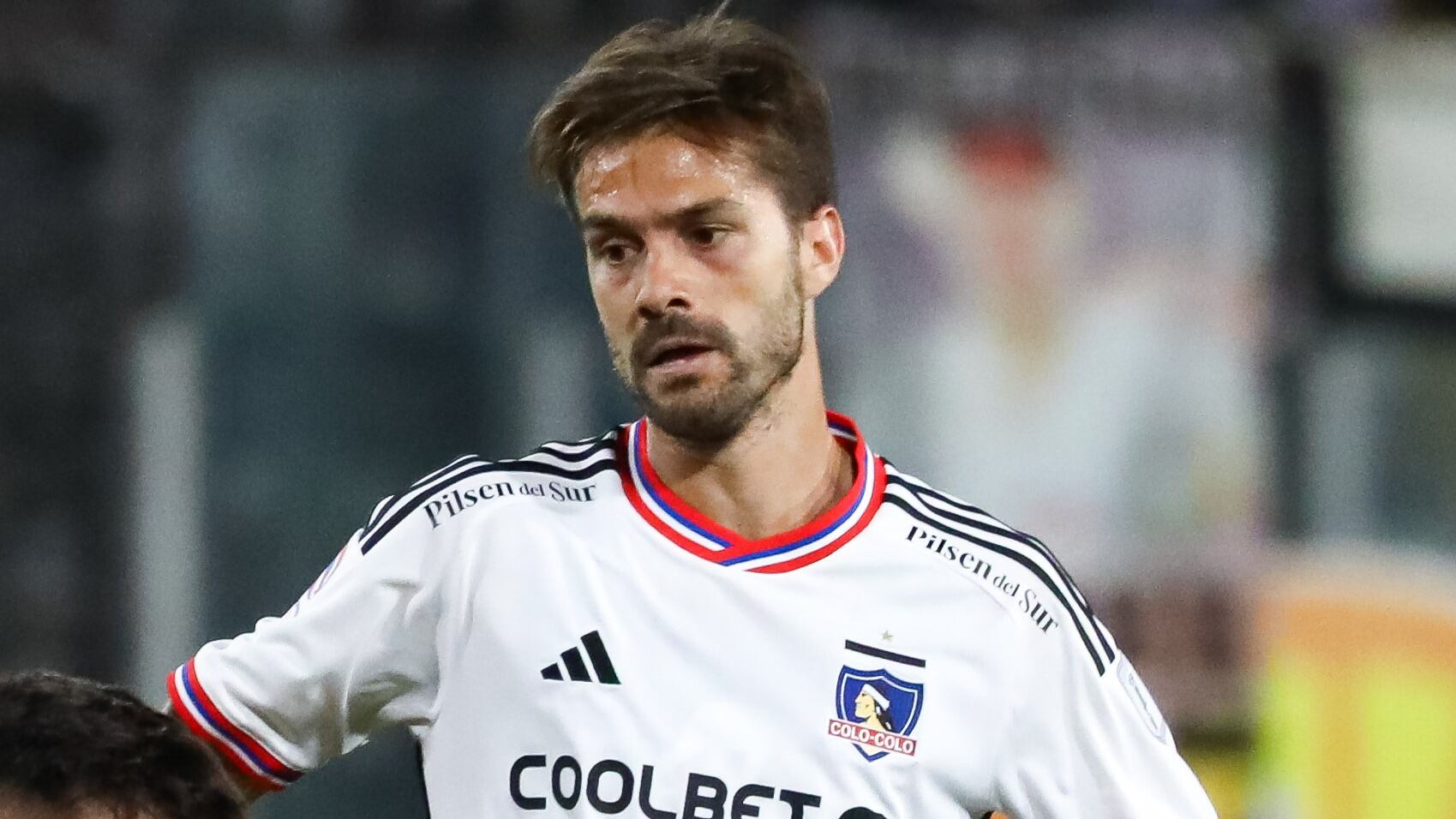 Agustín Bouzat aborda el problema de los hinchas de Colo Colo: "El 90 por ciento de la gente que viene siempre se comporta con respeto"